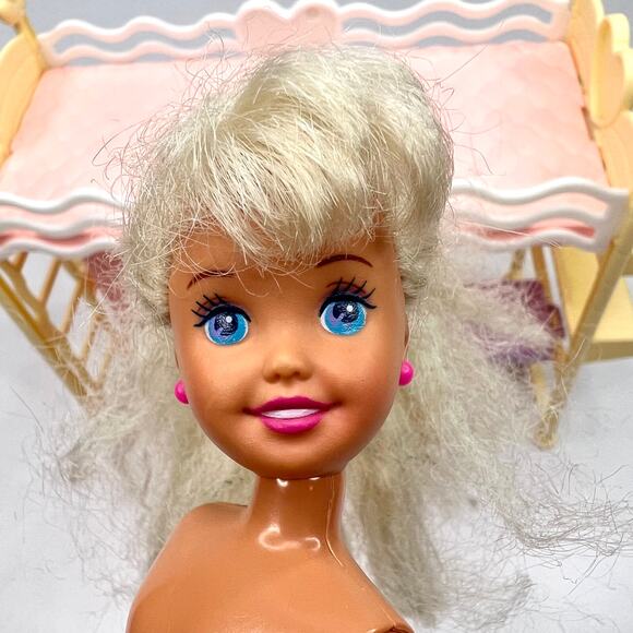 Vintage 90s Stacie Doll & Bed Set - Picture 12 of 12